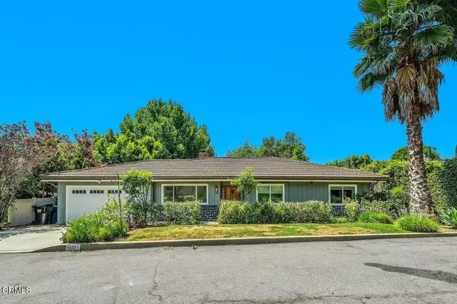 4837 1/2 Oakwood AVE, La Canada Flintridge, CA 91011