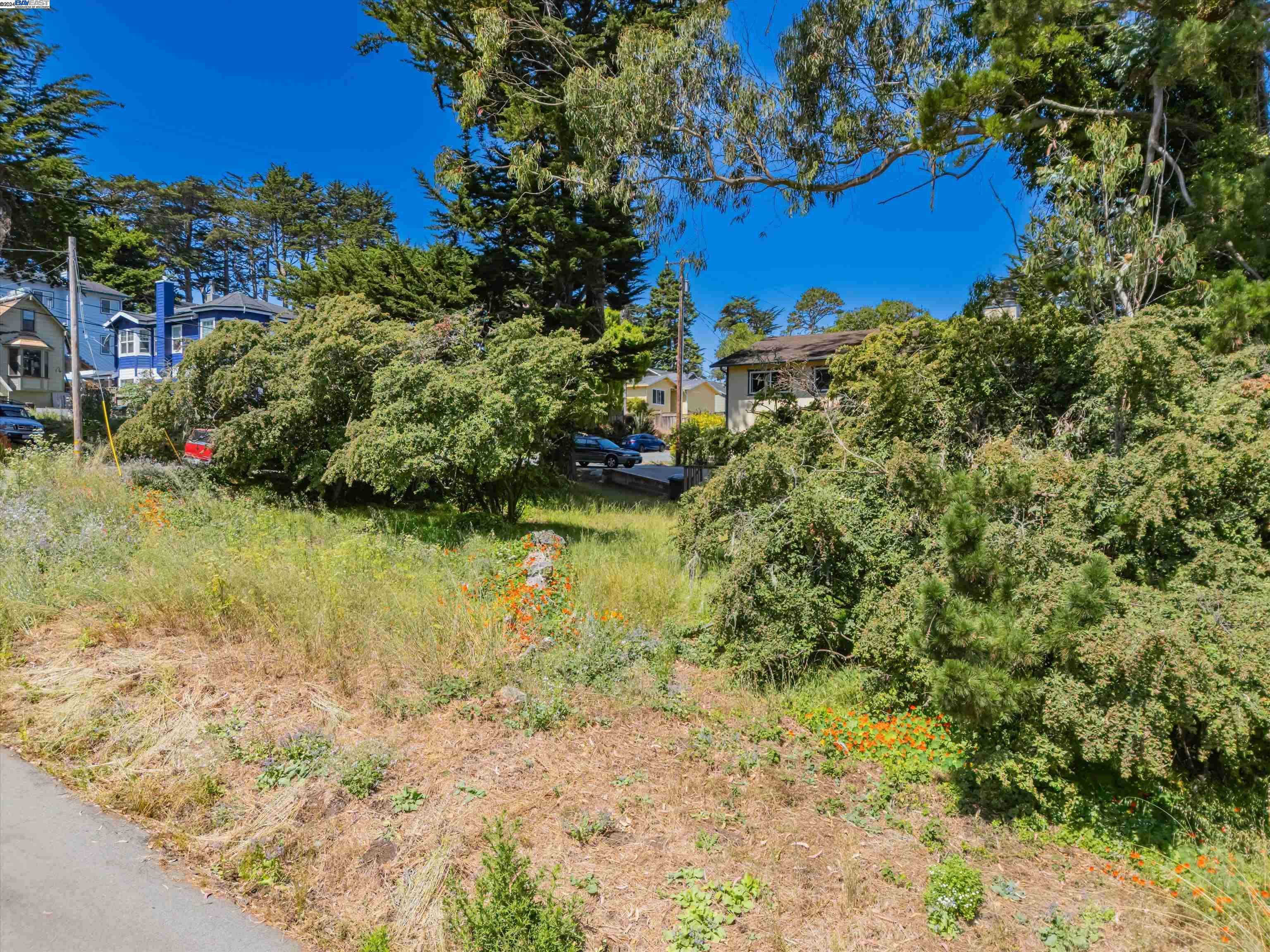 Montara, CA 94037,0 6th St