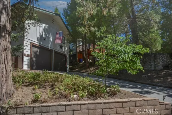 Twin Peaks, CA 92391,611 Rose LN