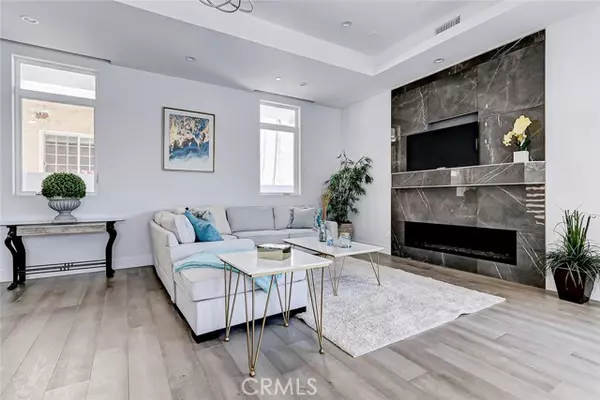 Redondo Beach, CA 90278,2321 Clark LN B