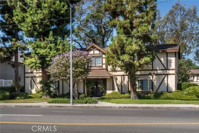 7125 Shoup AVE 205, West Hills, CA 91307