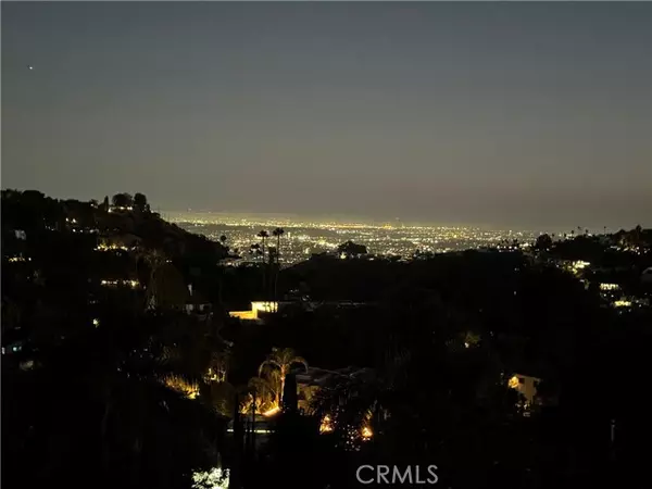 Los Angeles, CA 90046,7420 Mulholland DR