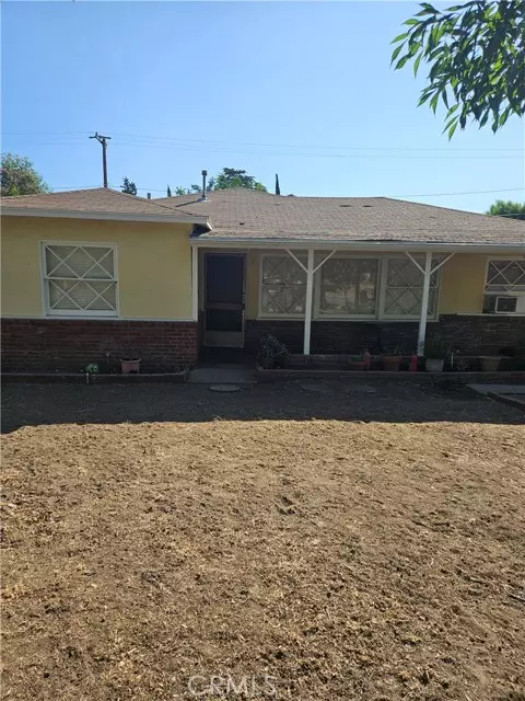 Newhall, CA 91321,24110 Pine ST