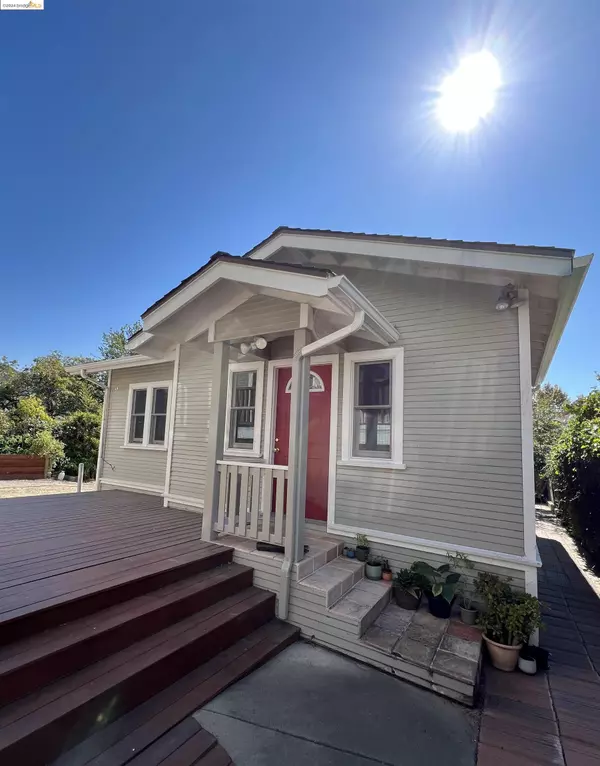 2438 MARTIN LUTHER KING JR WAY, Berkeley, CA 94704