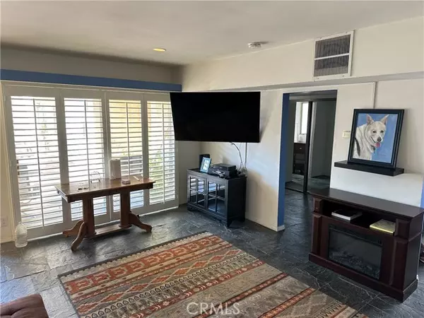 Palm Springs, CA 92262,290 S San Jacinto DR 1