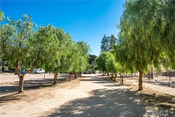 Agua Dulce, CA 91390,11809 Sierra HWY