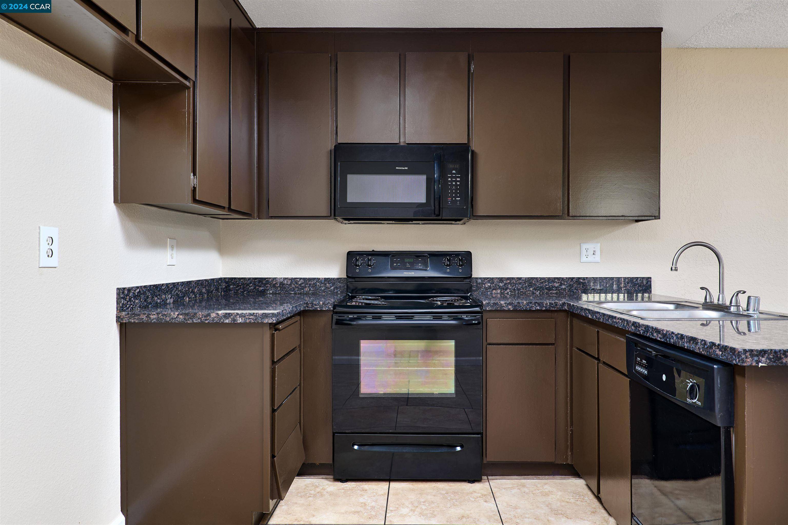 Sacramento, CA 95838,307 Yampa Cir