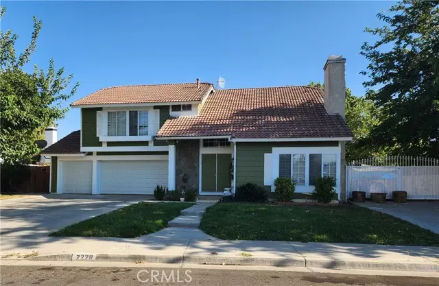 2228 Dartmouth LN, Palmdale, CA 93550