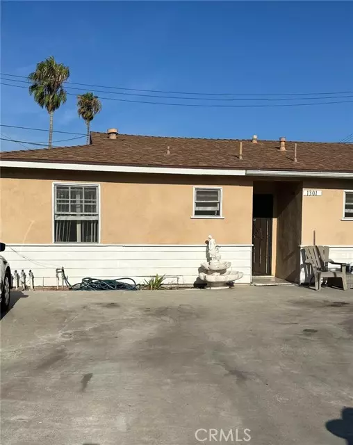 1301 N Parsons PL, Santa Ana, CA 92703