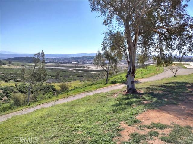 San Bernardino, CA 92407,6555 Devils Canyon RD