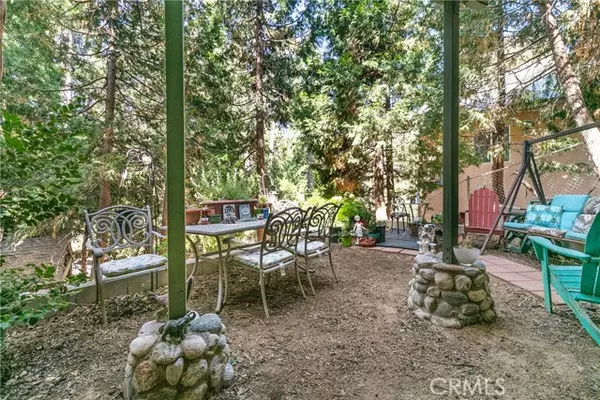 Crestline, CA 92325,983 Berne DR