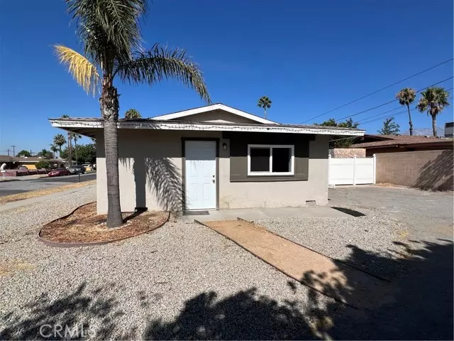 16164 Dianthus AVE B, Fontana, CA 92335