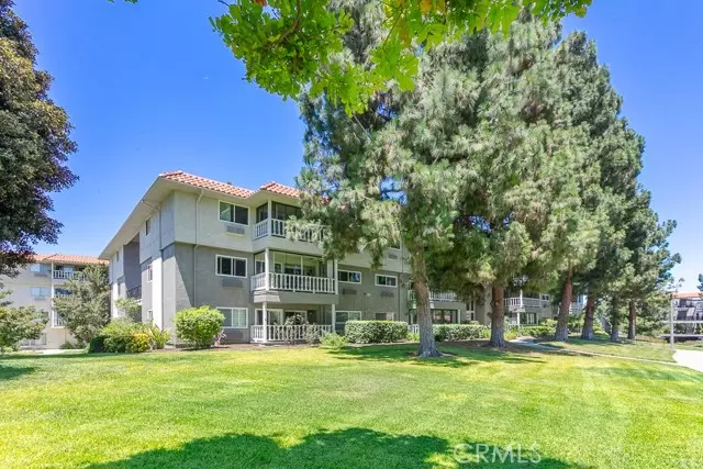 2402 Via Mariposa 2A, Laguna Woods, CA 92637