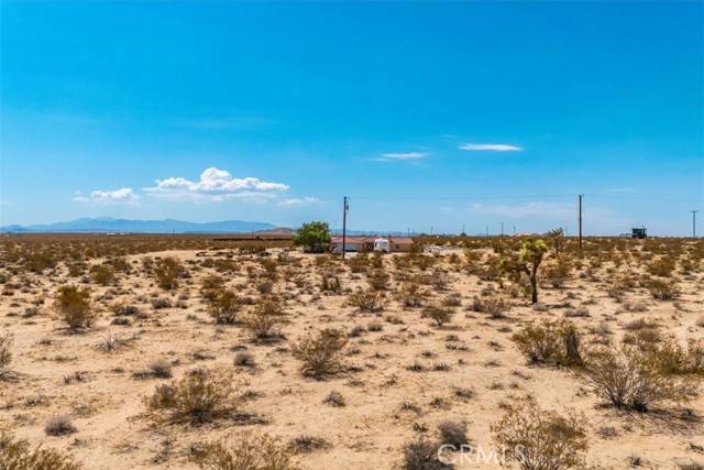 Joshua Tree, CA 92252,2183 Neptune AVE