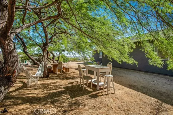 Joshua Tree, CA 92252,61609 Adobe DR