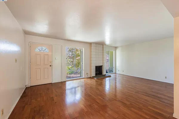 Alameda, CA 94502,3000 Cerro VIS