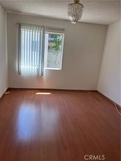 Encino, CA 91316,5460 White Oak AVE E204