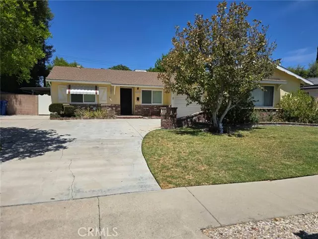 22455 Bassett ST, West Hills, CA 91307