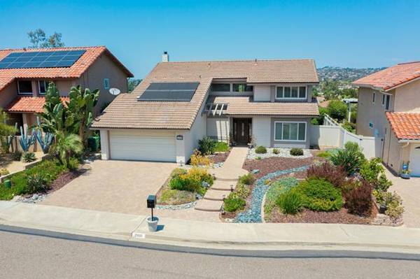 2808 La Duela LN, Carlsbad, CA 92009