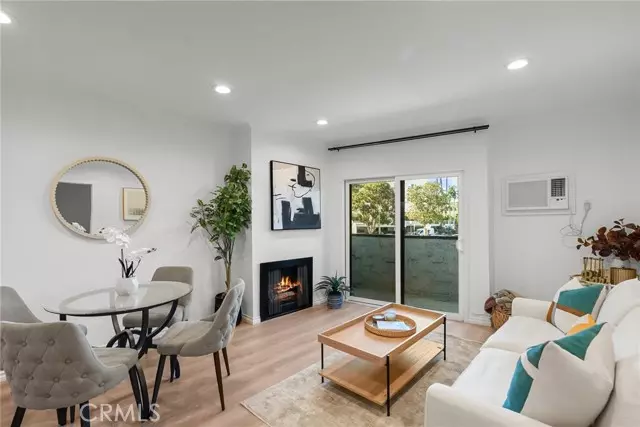 4506 Saugus AVE 8, Sherman Oaks, CA 91403