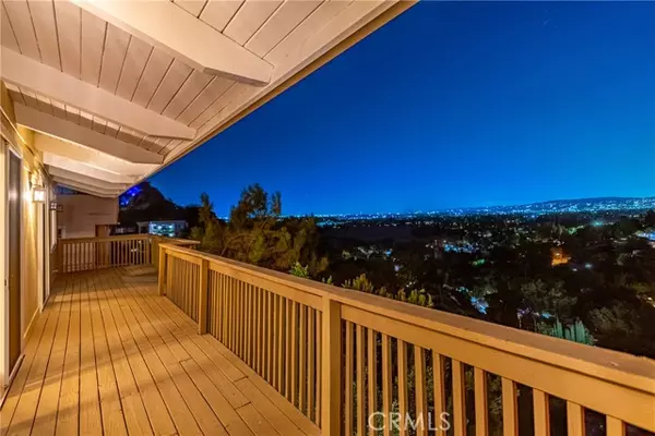 West Hills, CA 91304,8462 HILLCROFT DR