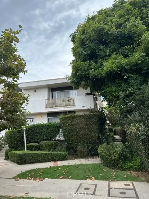 1607 Greenfield AVE 4, West Los Angeles, CA 90025