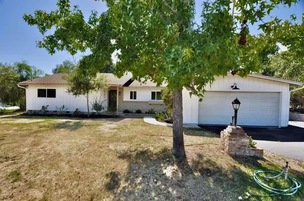 Fallbrook, CA 92028,2561 Gum Tree LN