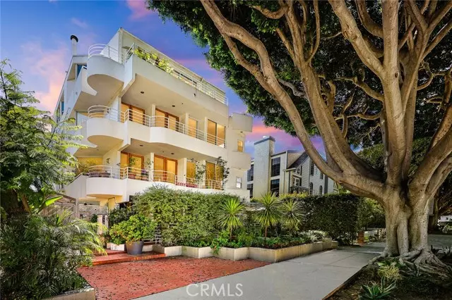 Santa Monica, CA 90403,938 2nd ST 301