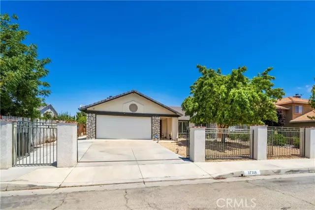 37316 Downing, Palmdale, CA 93550