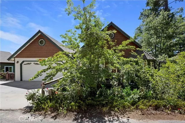 27696 St Bernard LN, Lake Arrowhead, CA 92352