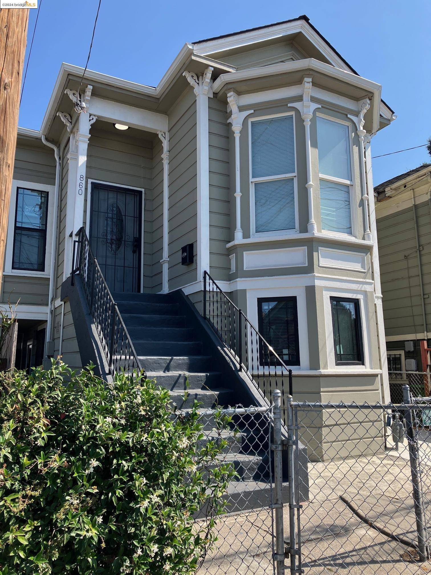860 Mcelroy St, Oakland, CA 94607