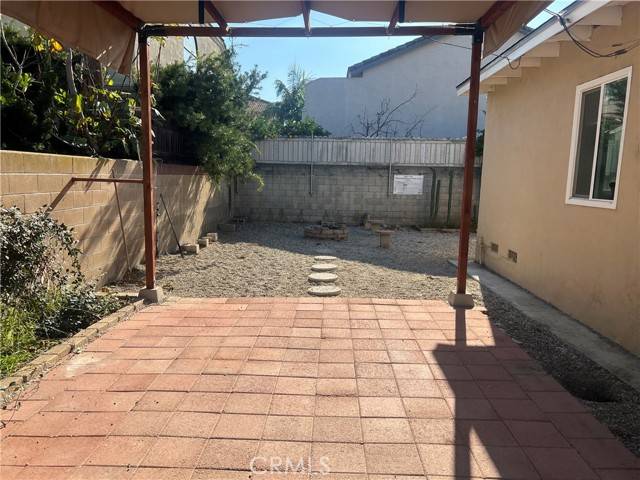 Lakewood, CA 90715,11342 215th ST