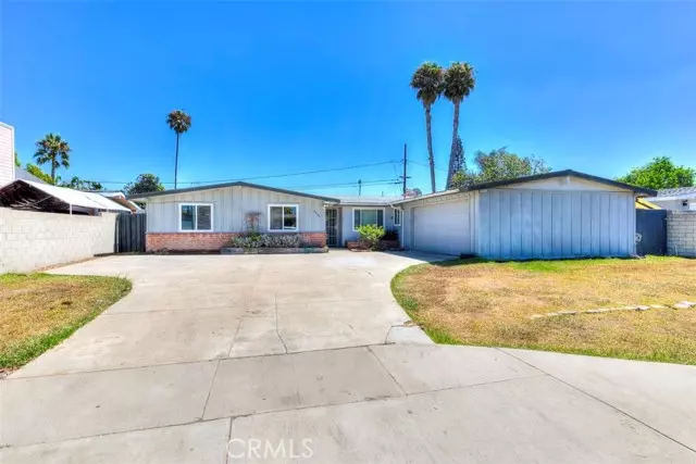 2430 Vassar PL, Costa Mesa, CA 92626