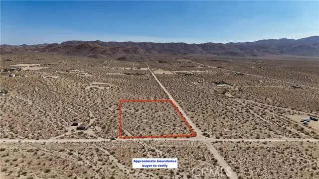 723 Joshua Tree RD, Landers, CA 92285