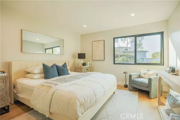 Corona Del Mar, CA 92625,319 Heliotrope Ave 1/2