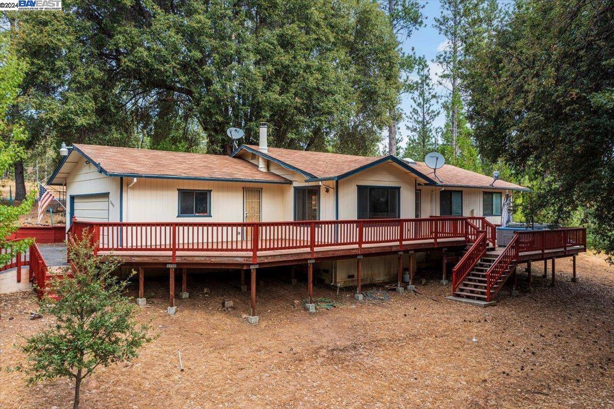 8400 Grizzly Flat Rd, Somerset, CA 95684