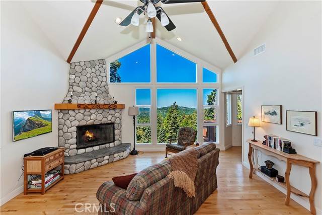 Lake Arrowhead, CA 92352,712 Buckingham SQ