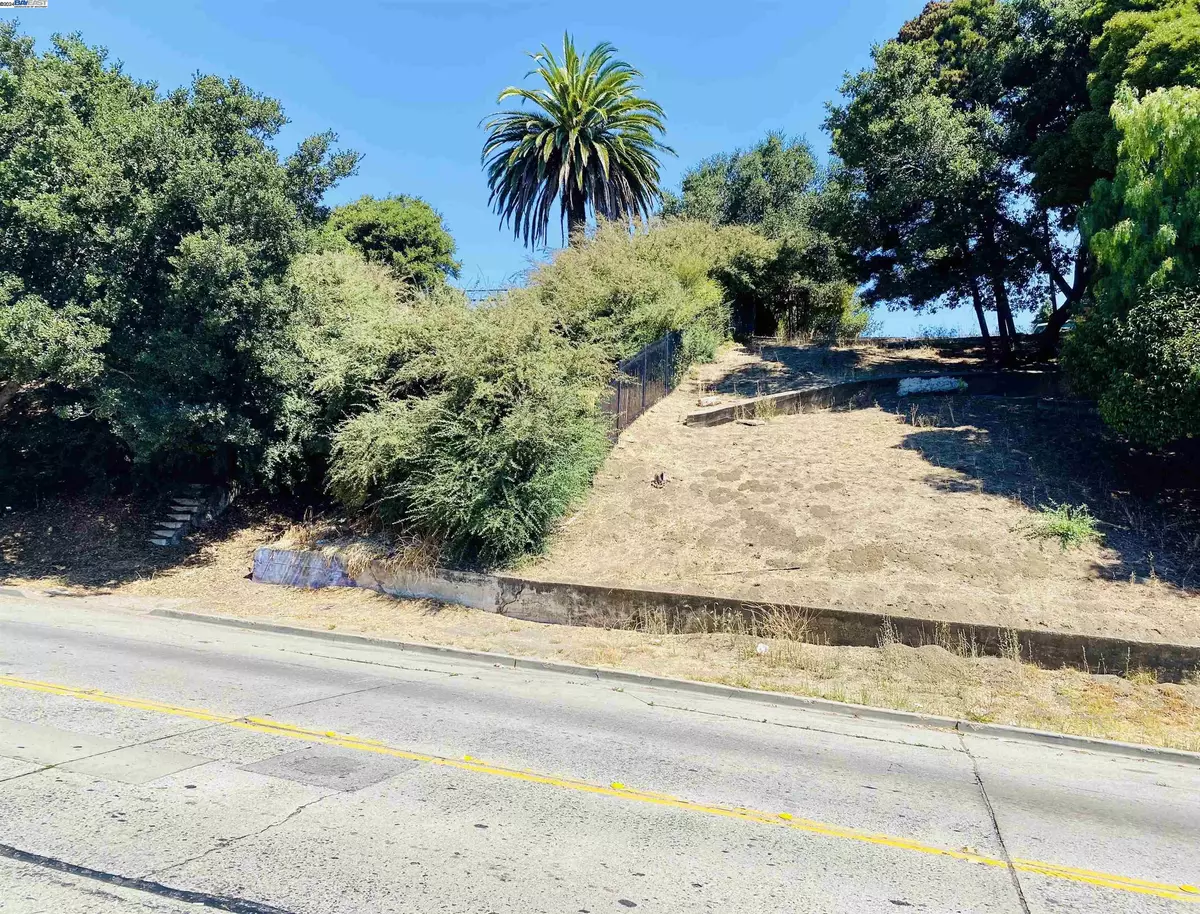 Oakland, CA 94605-2540,3156 73rd AVE