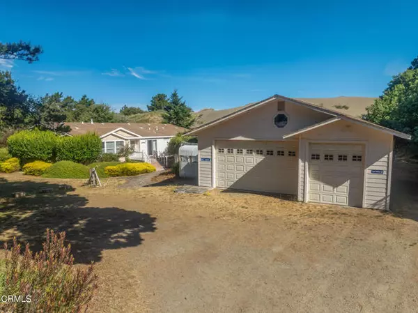 Fort Bragg, CA 95437,33150 Beal LN