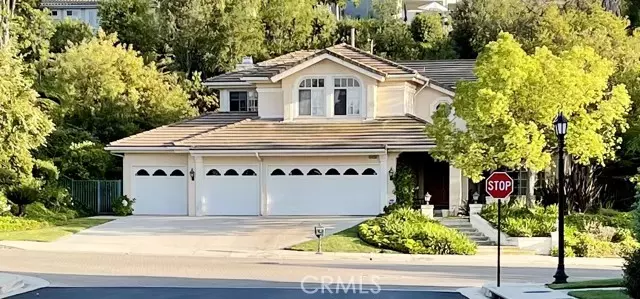 18500 Saint Moritz DR, Tarzana, CA 91356