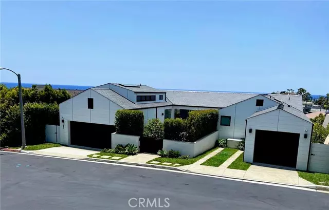 Laguna Beach, CA 92651,809 Emerald Bay