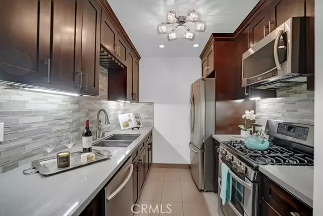 18620 Hatteras ST 133, Tarzana, CA 91356