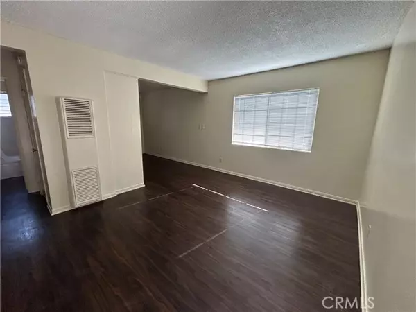 Carson, CA 90745,327 W Carson ST 5