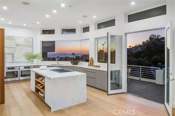 547 Temple Hills DR, Laguna Beach, CA 92651