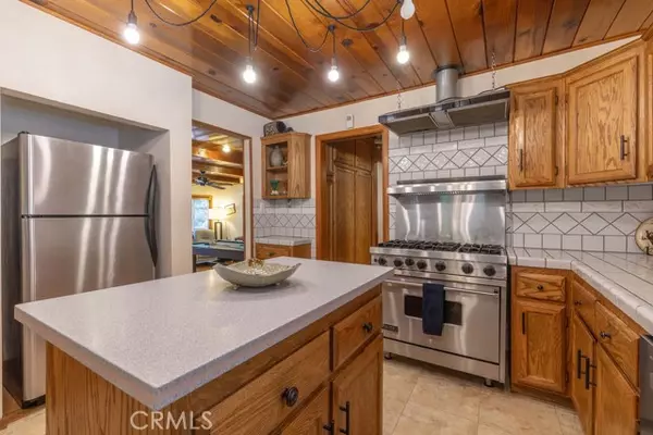 Big Bear Lake, CA 92315,983 Knickerbocker RD