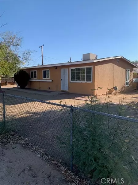 9819 3rd AVE, Hesperia, CA 92345