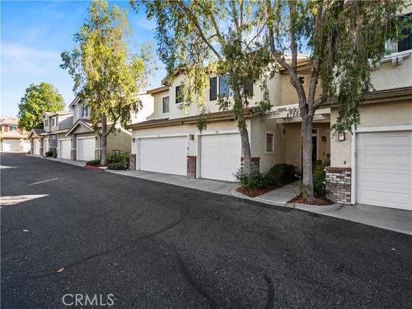 27024 Wolf Creek TRL 22, Valencia, CA 91354