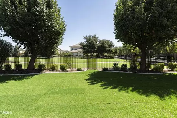 Bakersfield, CA 93311,2416 Edingal DR