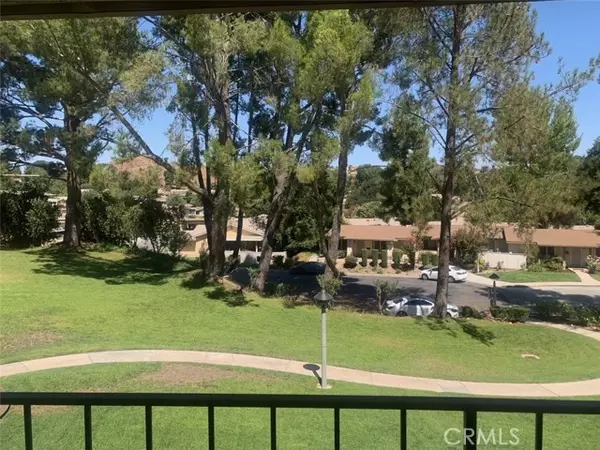 Newhall, CA 91321,26351 Oak Plain DR E