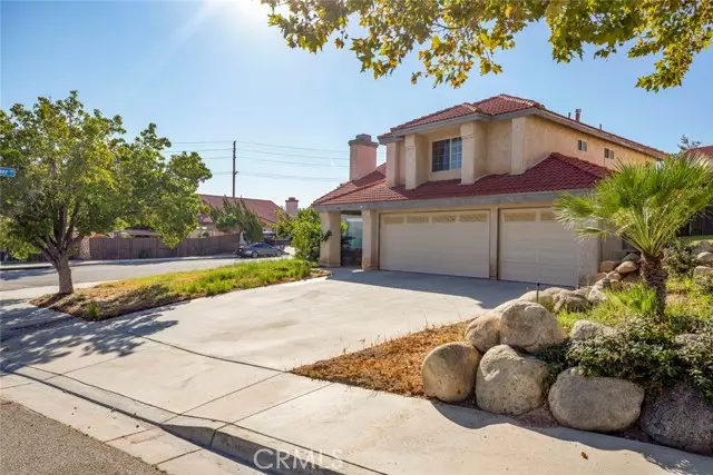 1036 Date Palm DR, Palmdale, CA 93551